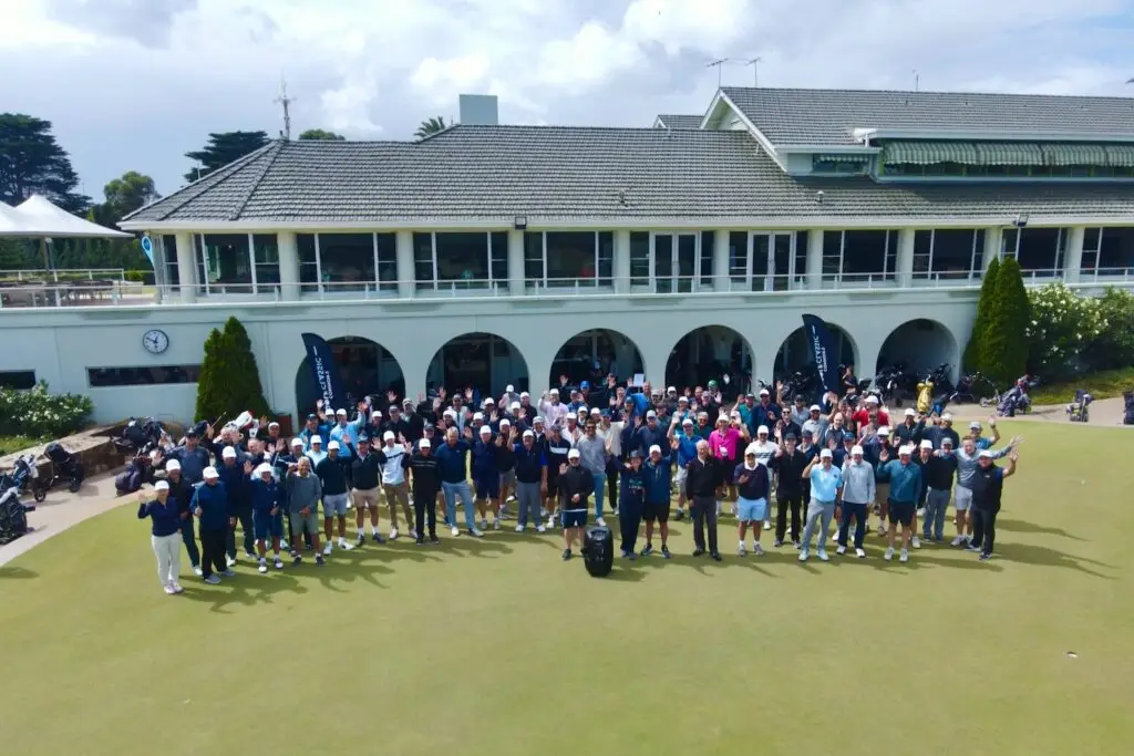 Corporate golf team photo in Melbourne by Exposja Photography